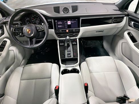 Certified 2026 Porsche Macan AWD/4WD image 16