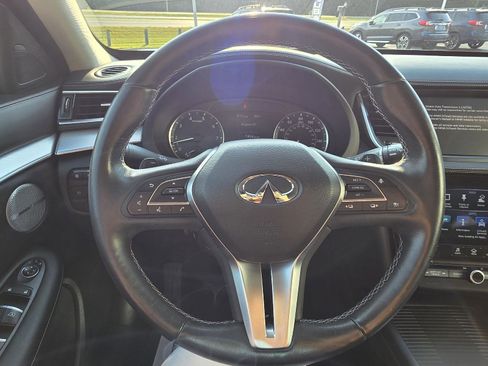 Used 2019 INFINITI QX50 Essential w/ Premium Heat Package image 17