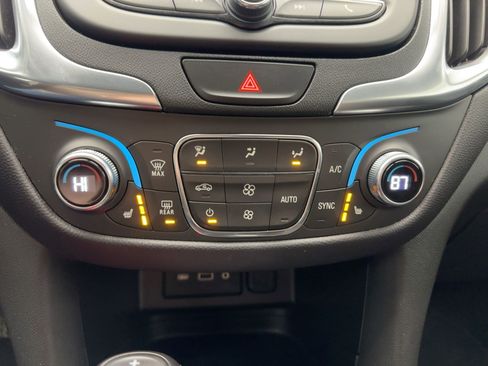 Certified 2021 Chevrolet Equinox LT image 18