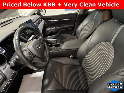 Used 2024 Toyota Camry SE image 10