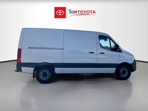 Used 2025 Mercedes-Benz Sprinter 2500 image 2