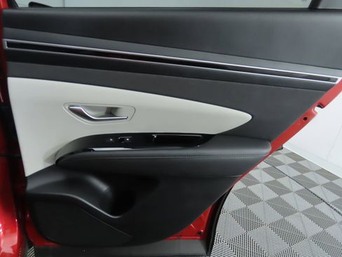 Used 2023 Hyundai Tucson Limited image 28