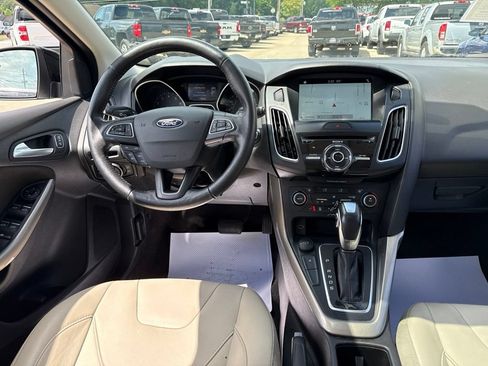 Used 2018 Ford Focus Titanium FWD image 12