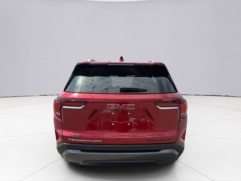 Used 2025 GMC Terrain Elevation w/ Elevation Premium Package AWD/4WD image 12