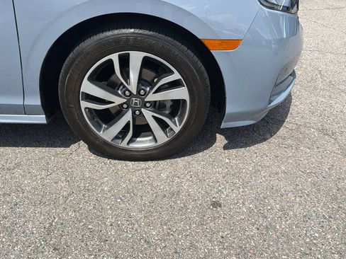 Used 2023 Honda Odyssey Touring image 5