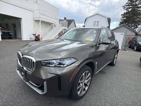 Used 2024 BMW X5 xDrive40i w/ Premium Package image 7
