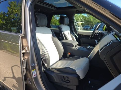 Used 2022 Land Rover Discovery S R-Dynamic AWD/4WD image 14