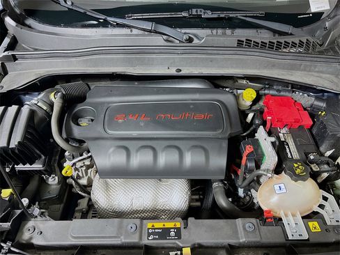 Used 2021 Jeep Renegade Latitude image 26