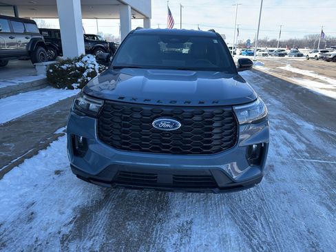 New 2026 Ford Explorer ST-Line image 2
