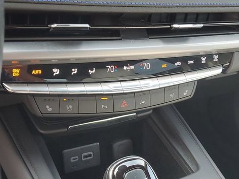 Certified 2024 Cadillac XT4 Sport AWD/4WD image 23