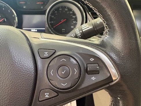 Used 2018 Buick Regal Preferred w/ Driver Confidence Package #1 FWD image 19