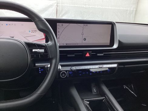 Used 2023 Hyundai Ioniq 6 SE w/ Cargo Package image 33