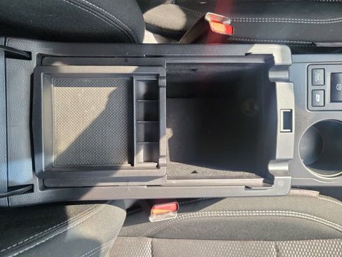 Used 2019 Subaru Outback 2.5i Premium image 21