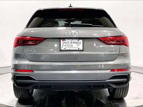 Used 2024 Audi Q3 2.0T Premium w/ Convenience Package AWD/4WD image 3
