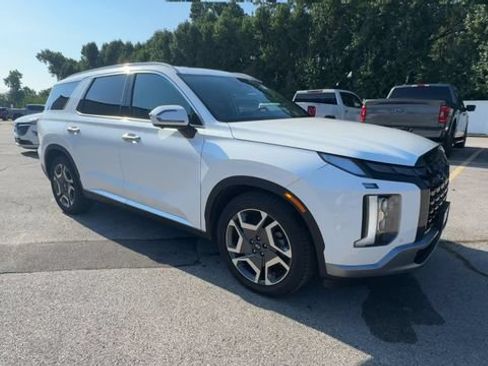 Used 2024 Hyundai Palisade SEL AWD/4WD image 2