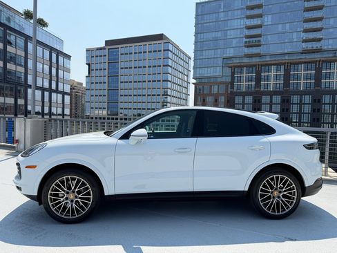 Certified 2023 Porsche Cayenne Coupe AWD/4WD image 2