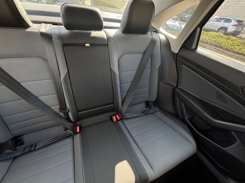 Used 2025 Volkswagen Jetta SE image 37