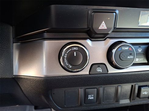 Used 2022 Toyota Tacoma SR image 24