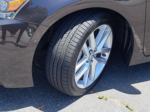 Used 2014 Lexus CT 200h w/ Seat Comfort Package FWD image 32