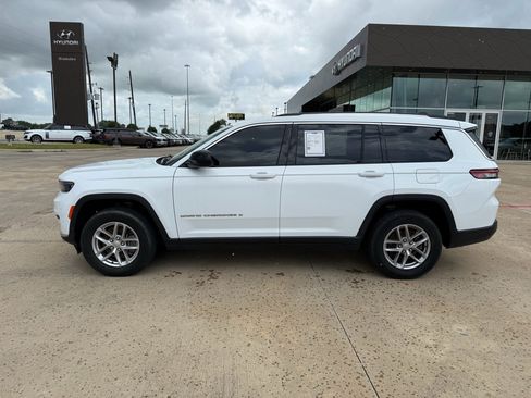 Used 2023 Jeep Grand Cherokee L Laredo w/ Luxury Tech Group I AWD/4WD image 2
