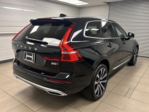 Certified 2023 Volvo XC60 B5 Ultimate w/ Climate Package image 5