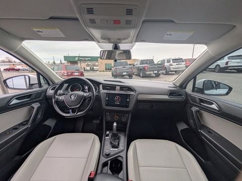 Used 2018 Volkswagen Tiguan SE w/ 3rd Row Seat Package image 38