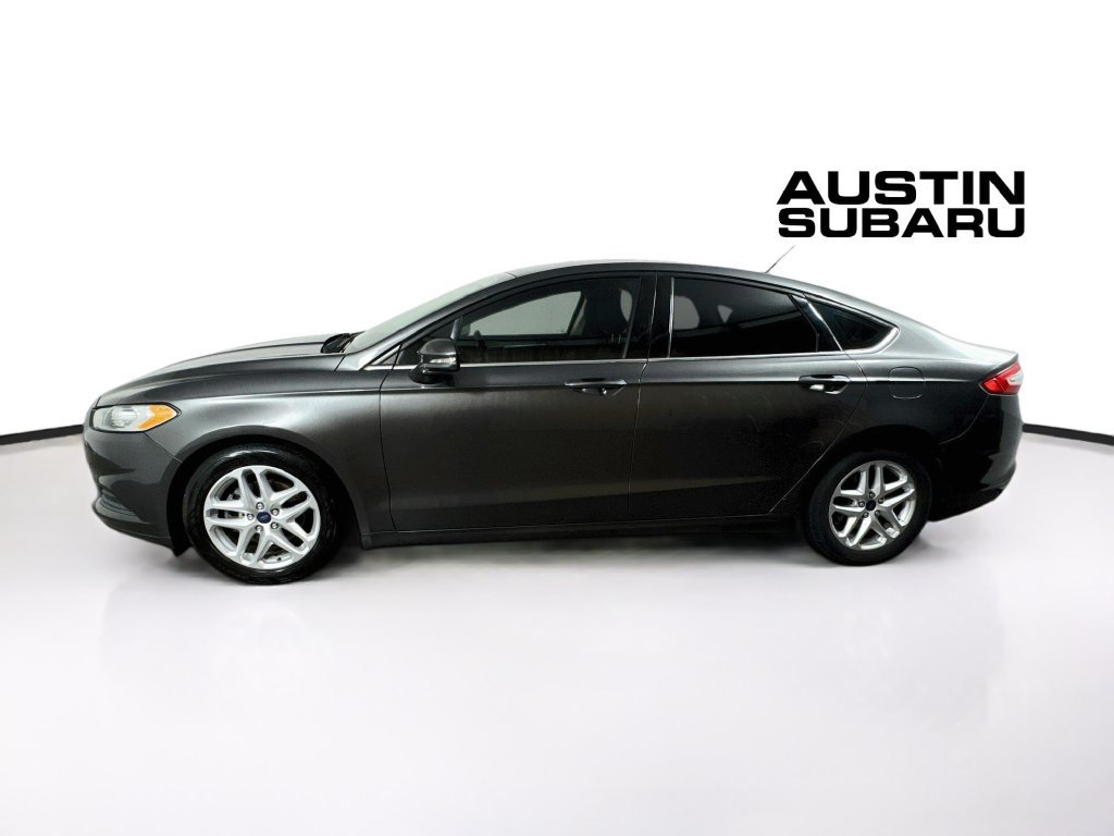 Used 2016 Ford Fusion SE FWD image 4