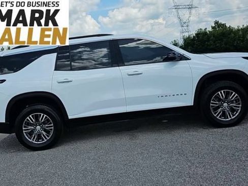 Used 2024 Chevrolet Traverse LT FWD image 9