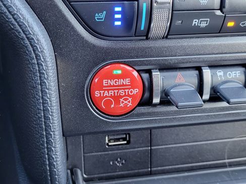 Used 2016 Ford Mustang Shelby GT350 w/ Technology Package RWD image 16