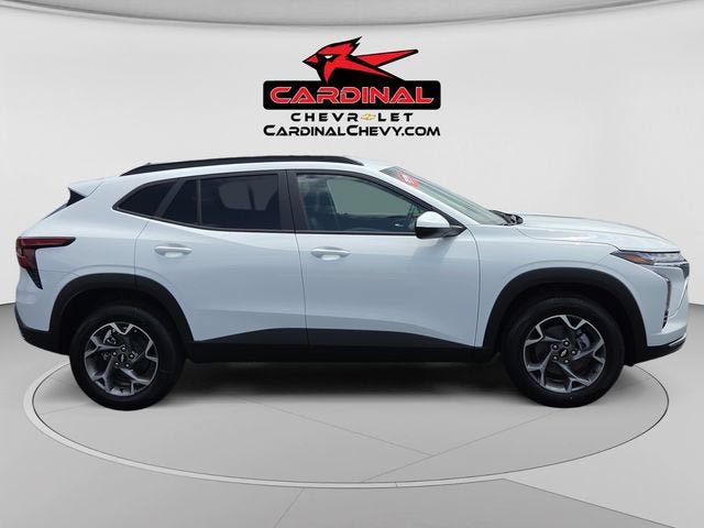 New 2026 Chevrolet Trax LT w/ LT Convenience Package FWD image 2