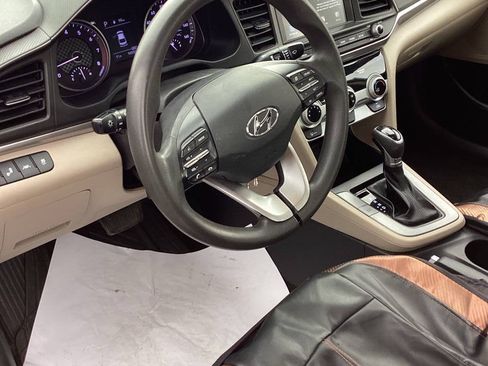 Used 2019 Hyundai Elantra SEL FWD image 15