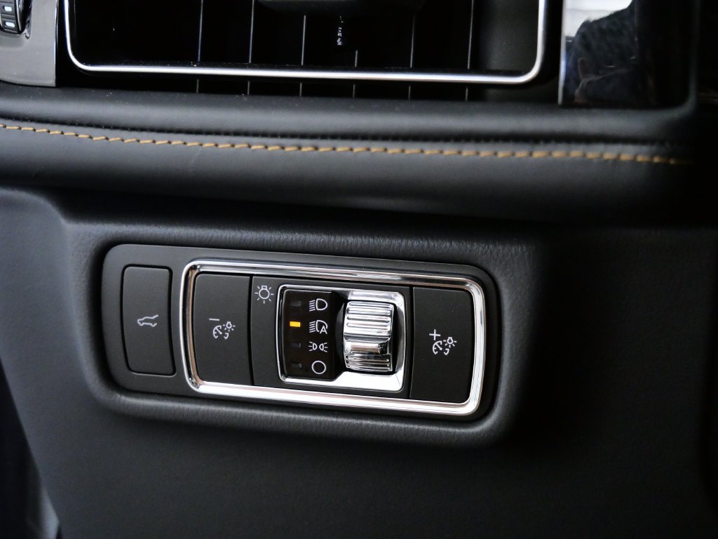Certified 2025 Lincoln Aviator Black Label AWD/4WD image 27