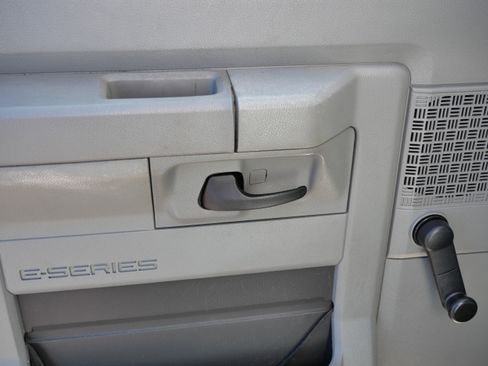 Used 2016 Ford E-450 and Econoline 450 Super Duty w/ Shuttle Bus Prep Package image 19