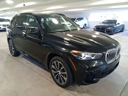 Used 2023 BMW X5 xDrive40i w/ M Sport Package AWD/4WD image 4