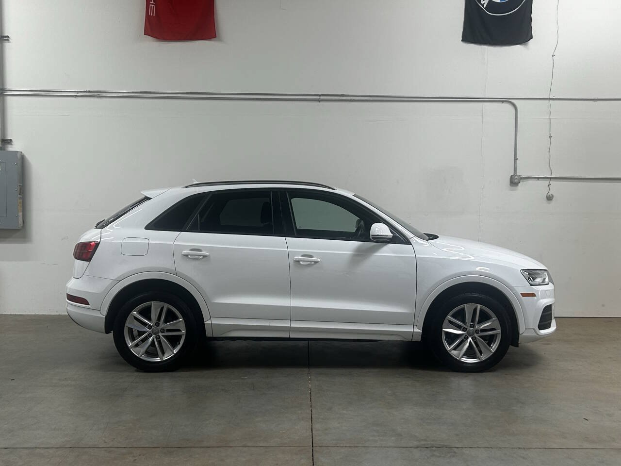 Used 2017 Audi Q3 2.0T Premium FWD image 2