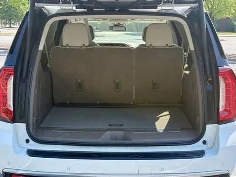 Used 2023 GMC Yukon XL Denali AWD/4WD image 17