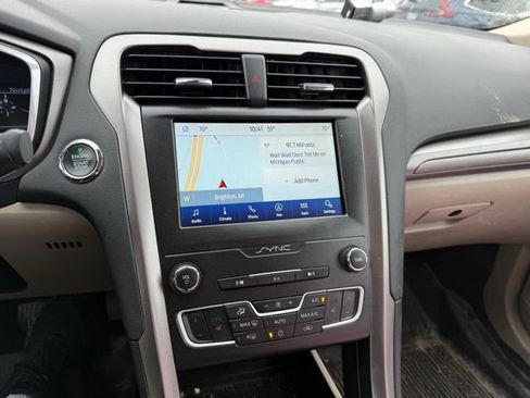 Used 2020 Ford Fusion SE AWD/4WD image 6