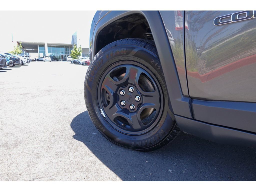 Used 2019 Jeep Compass Sport FWD image 9