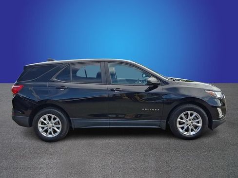 Used 2020 Chevrolet Equinox LS w/ LS Convenience Package FWD image 4