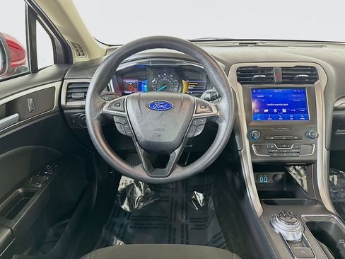 Used 2020 Ford Fusion SE image 20