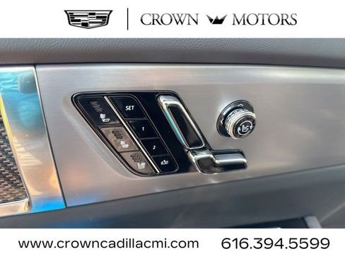 New 2026 Cadillac Vistiq Sport image 19