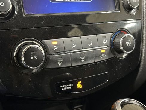 Used 2019 Nissan Rogue Sport S FWD image 16