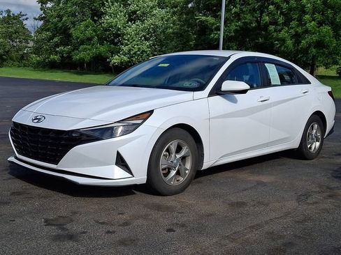 Used 2021 Hyundai Elantra SE FWD image 2