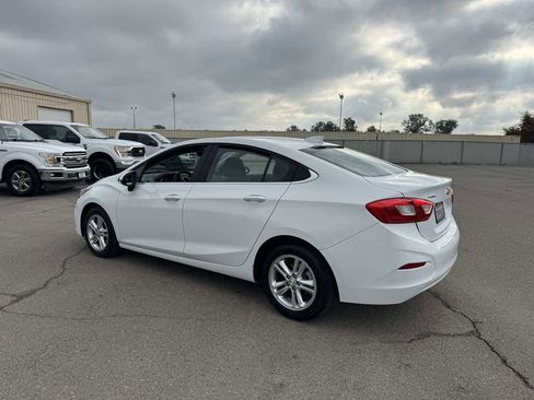 Used 2017 Chevrolet Cruze LT w/ Convenience Package image 8