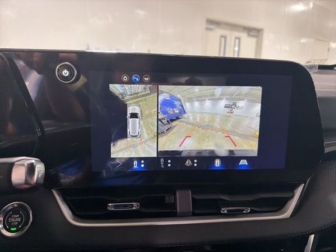 New 2026 Chevrolet Equinox LT w/ Safety and Technology Package AWD/4WD image 9