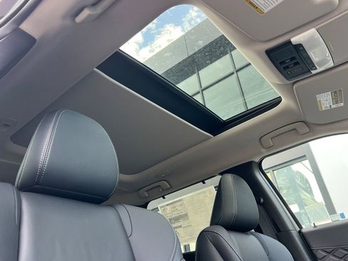 New 2025 Mitsubishi Outlander SEL image 18