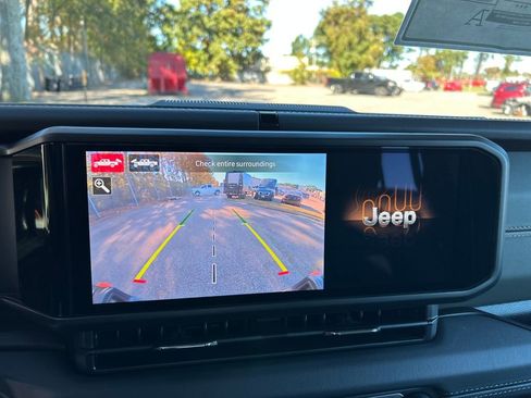 New 2025 Jeep Gladiator Mojave image 16