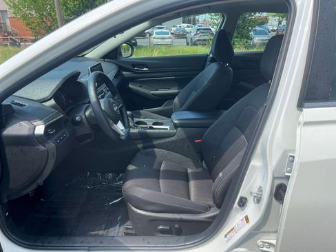Used 2025 Nissan Altima 2.5 SV FWD image 28