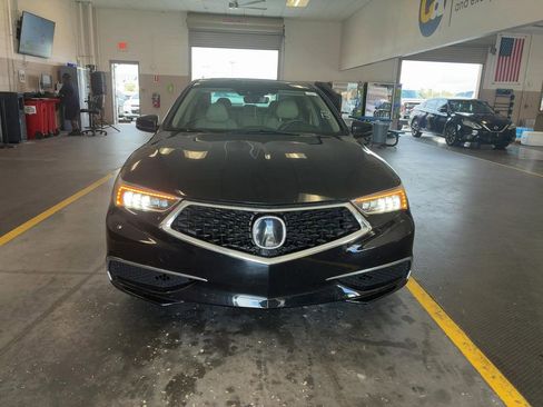 Used 2019 Acura TLX w/ Technology Package image 2