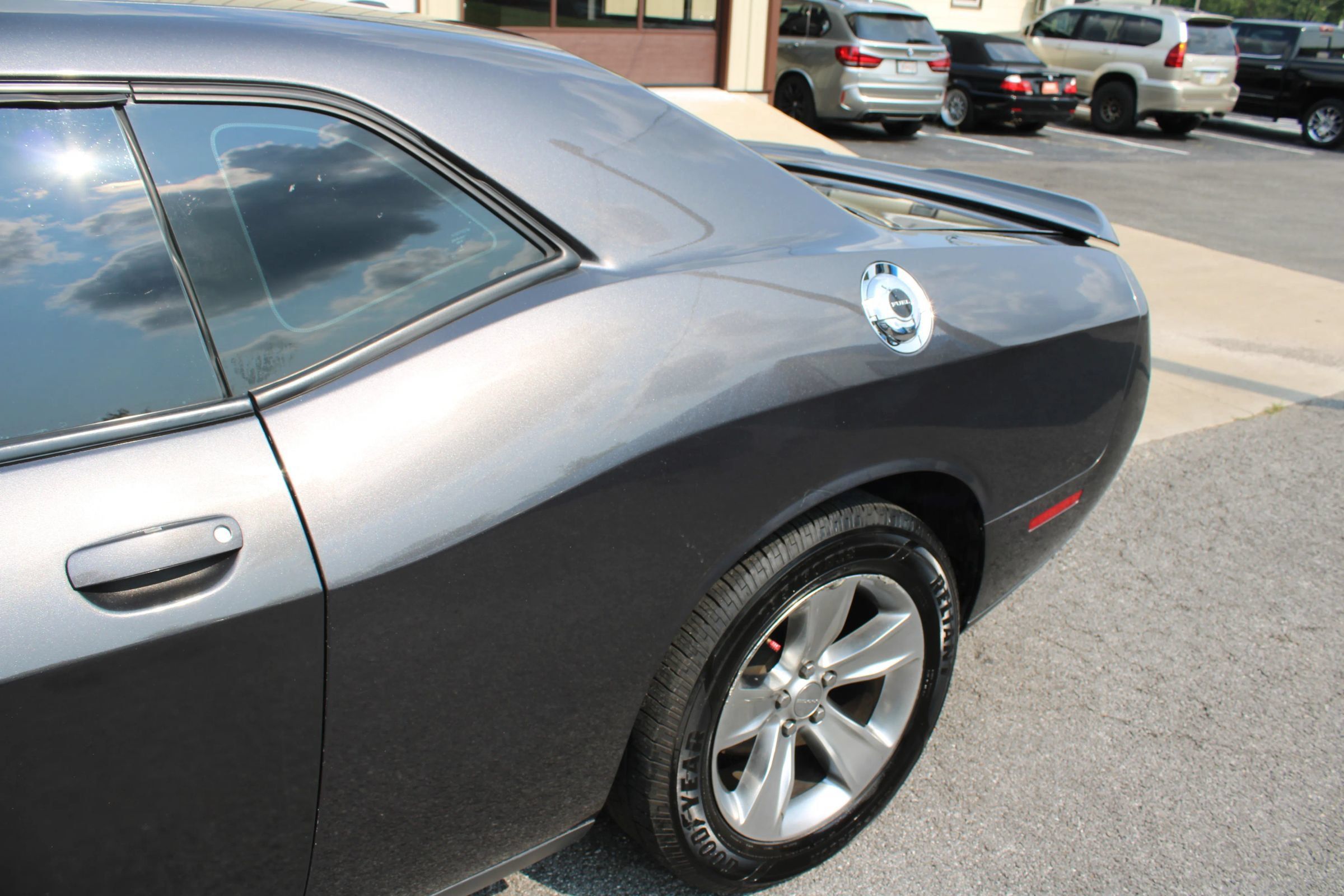 Used 2018 Dodge Challenger SXT RWD image 4